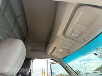 2016 Nissan NV2500 HD Cargo SV High Roof 146.1" WB - miniatura 31