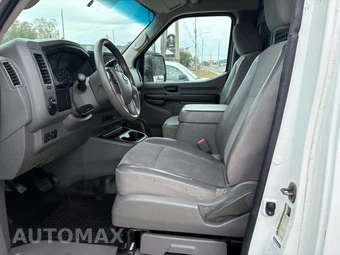 2016 Nissan NV2500 HD Cargo SV High Roof 146.1" WB - miniatura 34