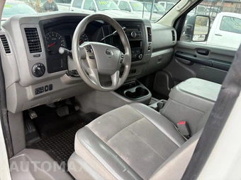 2016 Nissan NV2500 HD Cargo SV High Roof 146.1" WB - miniatura 36