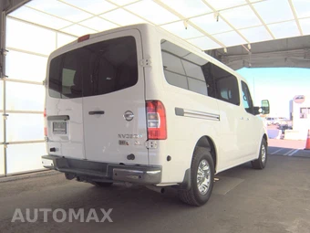 2016 Nissan NV3500 HD Passenger SL 146.1" WB - miniatura 4