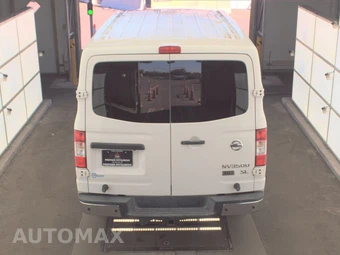 2016 Nissan NV3500 HD Passenger SL 146.1" WB - miniatura 5
