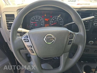 2016 Nissan NV3500 HD Passenger SV 146.1" WB - miniatura 10