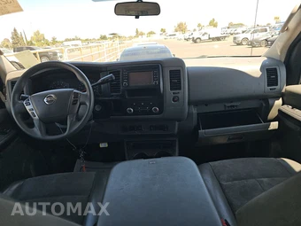 2016 Nissan NV3500 HD Passenger SV 146.1" WB - miniatura 11