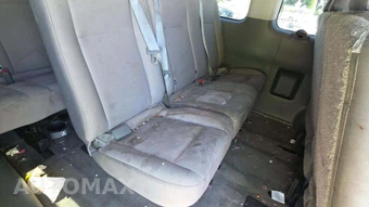 2016 Nissan NV3500 HD Passenger SV 146.1" WB - miniatura 26