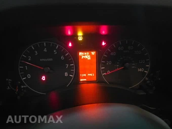 2016 Nissan NV3500 HD Passenger SV 146.1" WB - miniatura 15