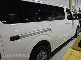2016 Nissan NV3500 HD Passenger SV 146.1" WB - miniatura 4