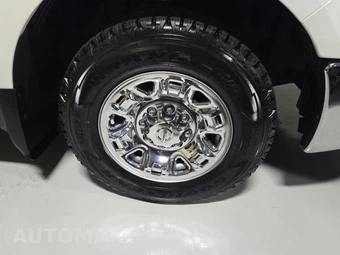 2016 Nissan NV3500 HD Passenger SV 146.1" WB - miniatura 9