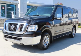 2016 Nissan NV3500 HD Passenger SV 146.1" WB - miniatura 2