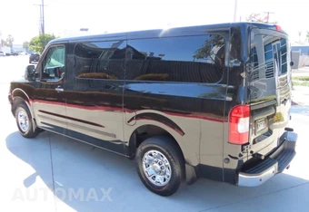 2016 Nissan NV3500 HD Passenger SV 146.1" WB - miniatura 4