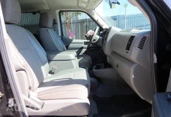 2016 Nissan NV3500 HD Passenger SV 146.1" WB - miniatura 5