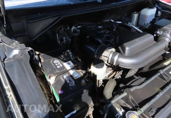 2016 Nissan NV3500 HD Passenger SV 146.1" WB - miniatura 7