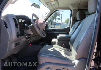 2016 Nissan NV3500 HD Passenger SV 146.1" WB - miniatura 9