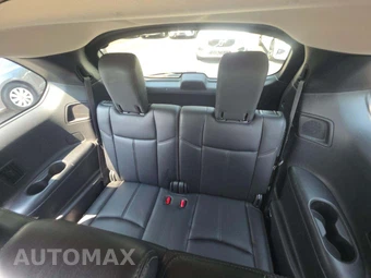 2016 Nissan Pathfinder Platinum - miniatura 11