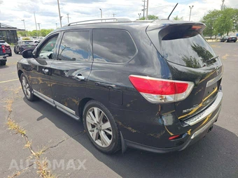 2016 Nissan Pathfinder Platinum – miniatura 2
