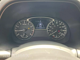 2016 Nissan Pathfinder Platinum – miniatura 9