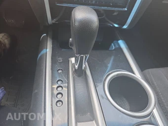 2016 Nissan Pathfinder S - miniatura 14