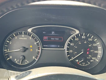 2016 Nissan Pathfinder SV – miniatura 12