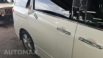 2016 Nissan Quest SL 118.1" WB - miniatura 26