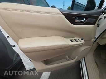 2016 Nissan Quest SL 118.1" WB - miniatura 9