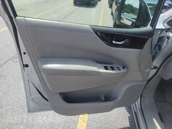 2016 Nissan Quest SV 118.1" WB - miniatura 9