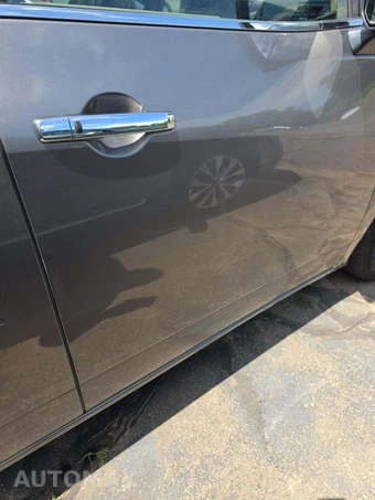2016 Nissan Quest SV 118.1" WB - miniatura 39