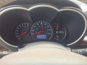 2016 Nissan Quest SV 118.1" WB – miniatura 9