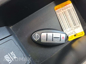 2016 Nissan Quest SV 118.1" WB - miniatura 8