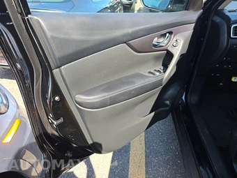 2016 Nissan Rogue S – miniatura 9