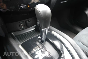 2016 Nissan Rogue S – miniatura 38