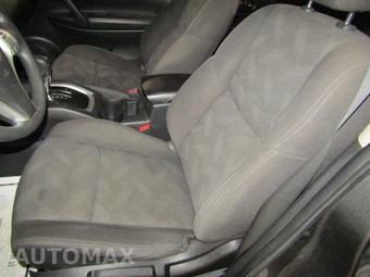 2016 Nissan Rogue S – miniatura 10