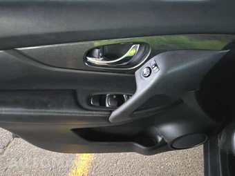 2016 Nissan Rogue SL – miniatura 9