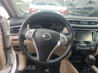 2016 Nissan Rogue SL - miniatura 10