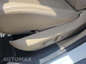 2016 Nissan Rogue SL – miniatura 32