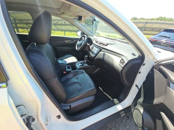 2016 Nissan Rogue SL - miniatura 8