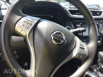 2016 Nissan Rogue SL – miniatura 10
