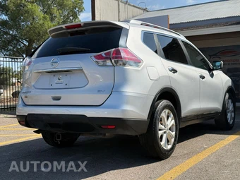 2016 Nissan Rogue SV - miniatura 11
