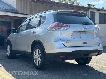 2016 Nissan Rogue SV - miniatura 13