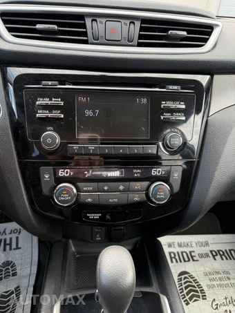 2016 Nissan Rogue SV - miniatura 33