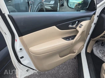 2016 Nissan Rogue SV - miniatura 9