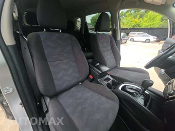 2016 Nissan Rogue SV - miniatura 18