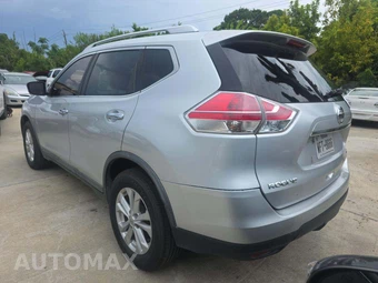 2016 Nissan Rogue SV - miniatura 2