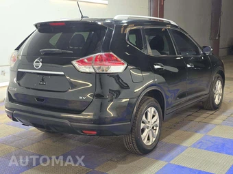 2016 Nissan Rogue SV - miniatura 3