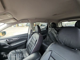 2016 Nissan Rogue SV – miniatura 17