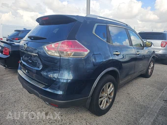 2016 Nissan Rogue SV – miniatura 4