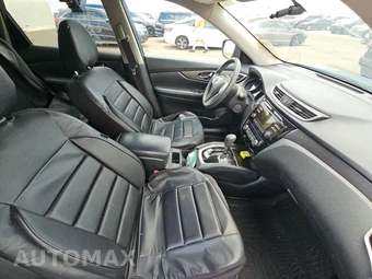 2016 Nissan Rogue SV – miniatura 8