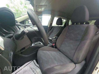2016 Nissan Rogue SV – miniatura 6