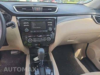 2016 Nissan Rogue SV – miniatura 10