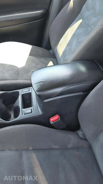 2016 Nissan Rogue SV – miniatura 34