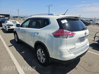 2016 Nissan Rogue SV – miniatura 6