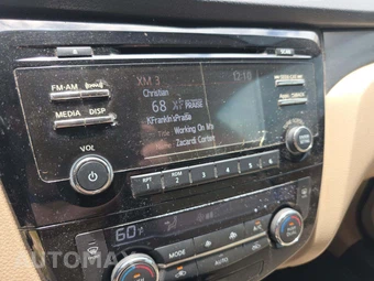 2016 Nissan Rogue SV – miniatura 18